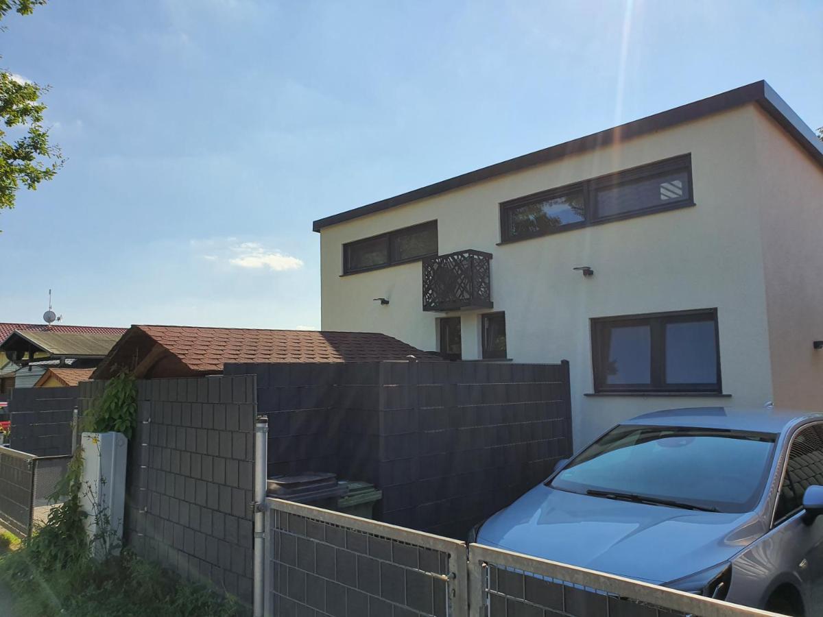 Ferienhaus Am See-2 Hungen Exteriör bild
